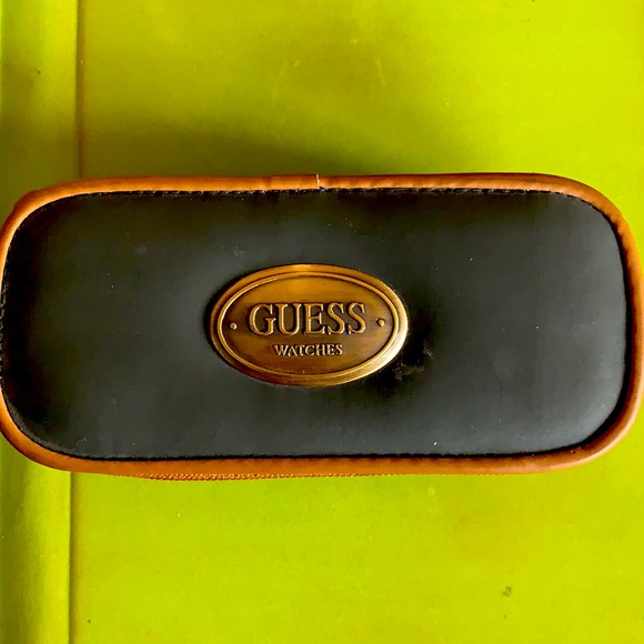 Vintage 1994 Guess watch - Picture 4 of 5